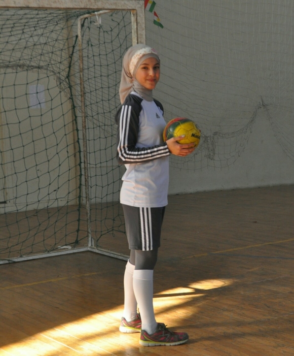 ھیوادارین سیاسەت تێکەڵی وەرزش نەکەین